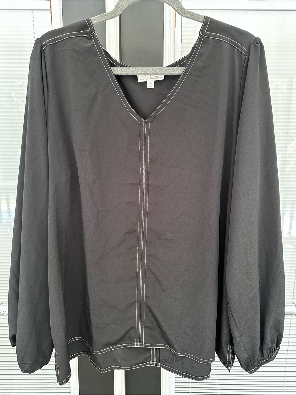 Size 2X Nine Britton Black V-Neck Blouse with Contrast Stitching.